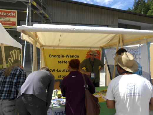 Infostand beim Stromseminar in Schönau, 1.07.23 - Foto: Anti-Atom-Gruppe Freiburg - Creative-Commons-Lizenz Namensnennung Nicht-Kommerziell 3.0