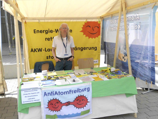 Infostand beim Stromseminar in Schönau, 1.07.23 - Foto: Anti-Atom-Gruppe Freiburg - Creative-Commons-Lizenz Namensnennung Nicht-Kommerziell 3.0