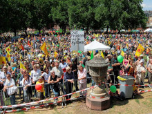 Kundgebung am 28. Mai 2011 auf dem Stühlinger Kirchplatz - Foto: Axel Mayer - Creative-Commons-Lizenz Namensnennung Nicht-Kommerziell 3.0