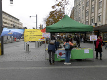 Infostand und Mahnwache gegen AKW-Laufzeitverlängerung - Foto: Klaus Schramm - Creative-Commons-Lizenz Namensnennung Nicht-Kommerziell 3.0