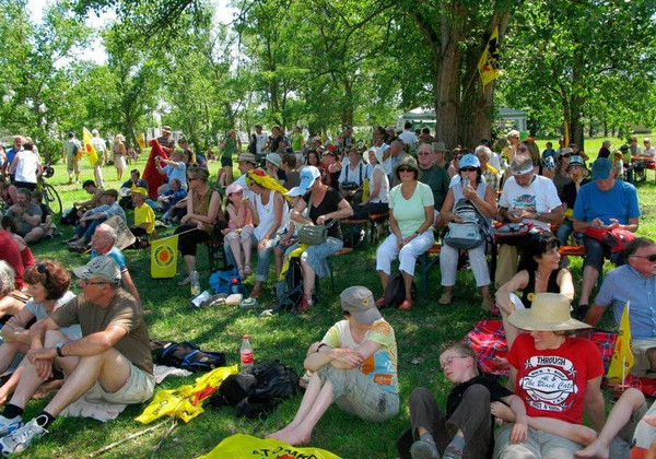 Menschenkette, 26.06.2011 - Foto: Klaus Schramm - Creative-Commons-Lizenz Namensnennung Nicht-Kommerziell 3.0