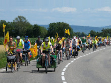 Tour de Fessenheim 2012, Peloton - Foto: Anti-Atom-Gruppe Freiburg - Creative-Commons-Lizenz Namensnennung Nicht-Kommerziell 3.0